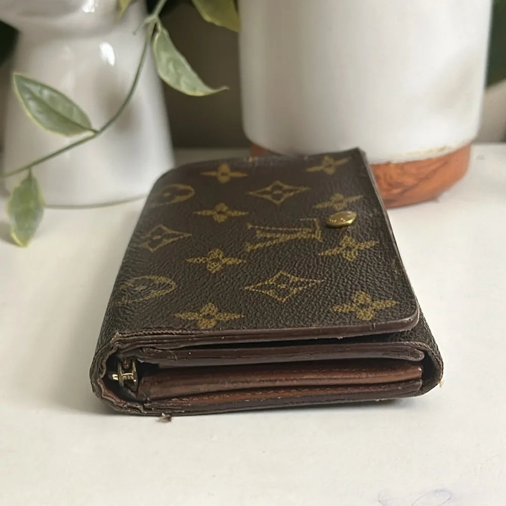 Louis Vuitton Small Monogram Wallet - Picture 10 of 15